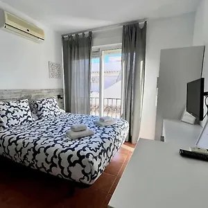 https://apartamentos-rc-la-carihuela.hotelsinnerja.org